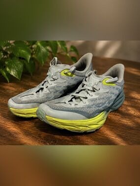 HOKA One One Speedgoat 5 Trail Running Shoes Women’s Size 8.5B Grey Lime Vibram